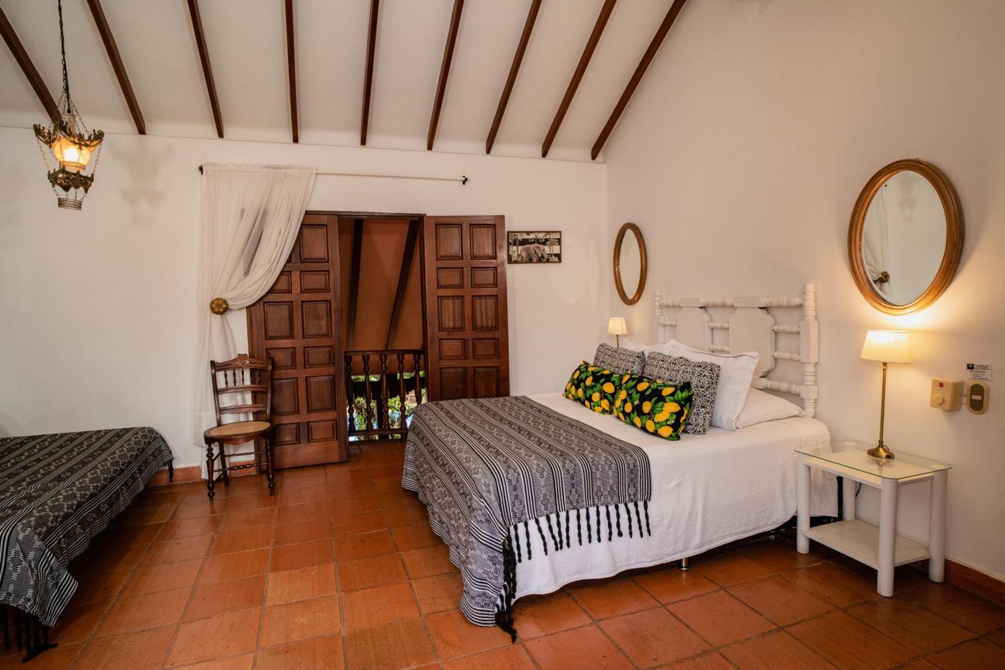 Hotel Boutique Al Alma Santa Fe de Antioquia Exterior photo